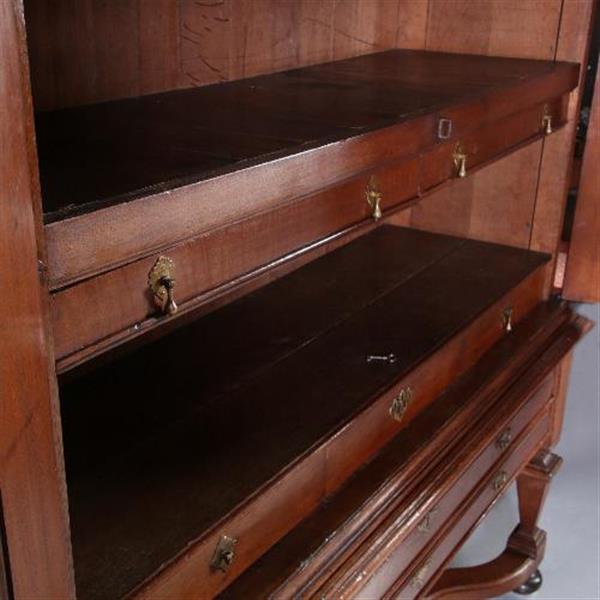 Grote foto antieke kast hollands kruisvoet kabinet ca. 1735 met 7 laden in fraaie geboende kleur no.782760 antiek en kunst stoelen en banken