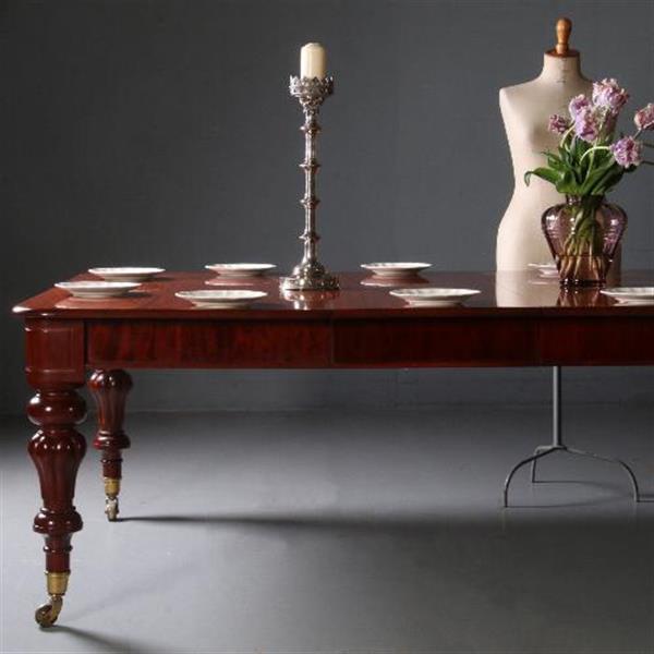 Grote foto smetteloze lange tafel wind out table met slinger ca. 1850 tot 14 personen no.831031 antiek en kunst stoelen en banken