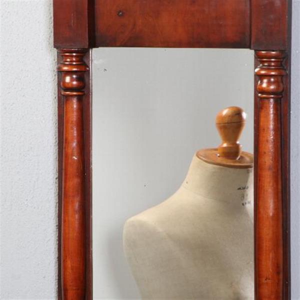 Grote foto antieke spiegels biedermeier spiegel getoogd en met zuiltjes in donker bloemmahonie 1830 no.8510 antiek en kunst spiegels
