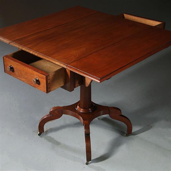 Grote foto antieke bijzettafels engelse victoriaanse pembroke table in mahonie no.871130 antiek en kunst stoelen en banken