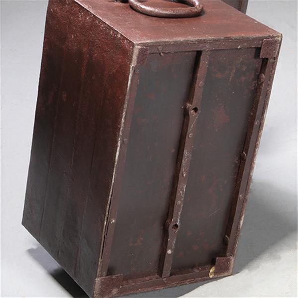 Grote foto antiek varia kleine loeizware geldkist fantastisch smeedwerk begin 17e eeuw no.872030 antiek en kunst stoelen en banken