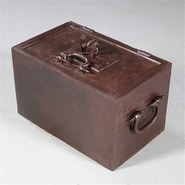 Grote foto antiek varia kleine loeizware geldkist fantastisch smeedwerk begin 17e eeuw no.872030 antiek en kunst stoelen en banken