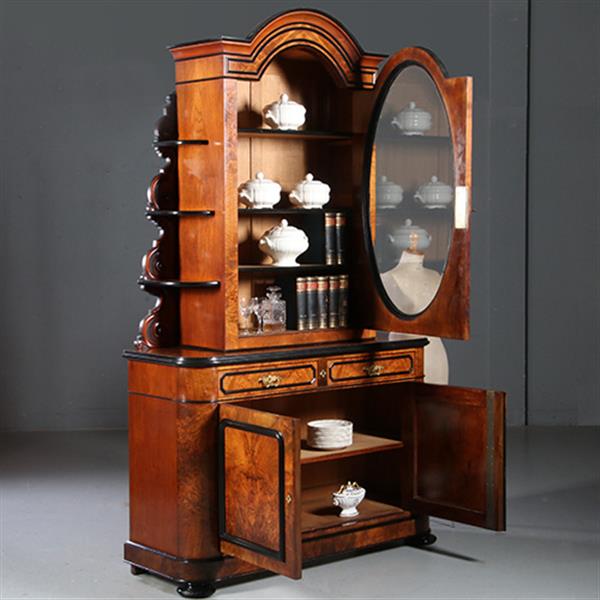 Grote foto antieke kasten 262 cm hoge reusachtige willem iii vitrine in wortelnoten met zwarte details ca. 18 antiek en kunst stoelen en banken