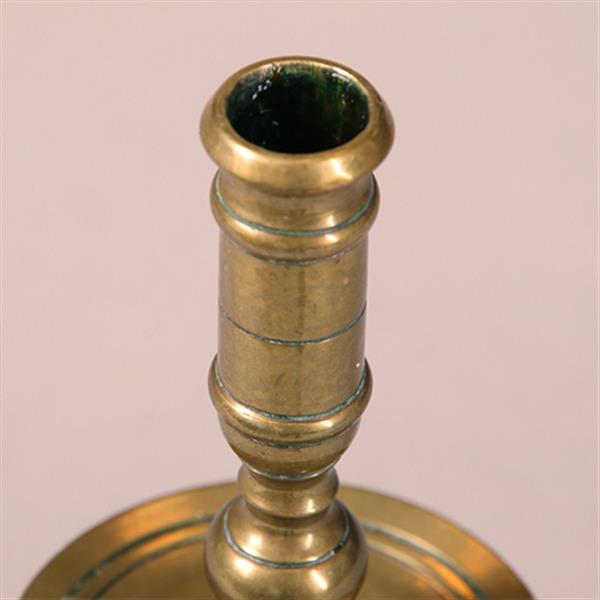 Grote foto antieke kandelaren stel van 2 kleine bronzen candlesticks engeland ca 1800 no.900815.r antiek en kunst overige in antiek gebruiksvoorwerpen
