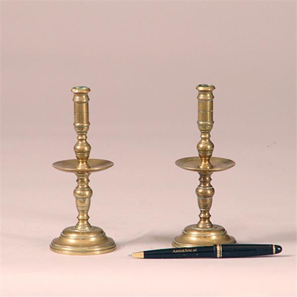 Grote foto antieke kandelaren stel van 2 kleine bronzen candlesticks engeland ca 1800 no.900815.r antiek en kunst overige in antiek gebruiksvoorwerpen