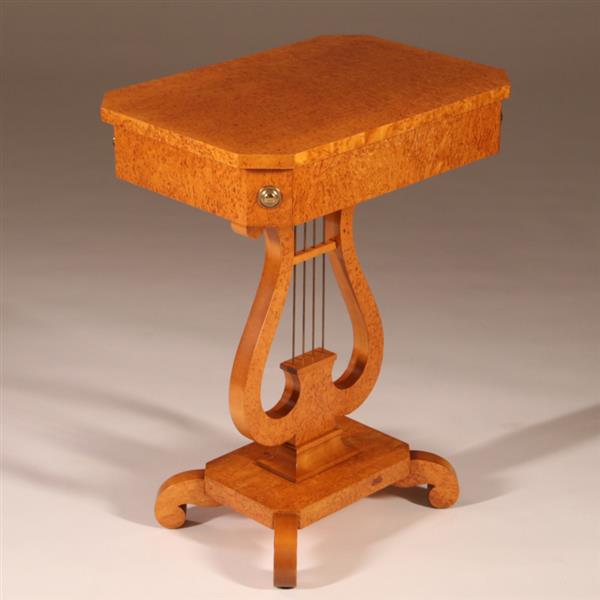 Grote foto antieke bijzettafels blond berkenwortel harptafeltje ca 1920 met lade no.892935 antiek en kunst stoelen en banken