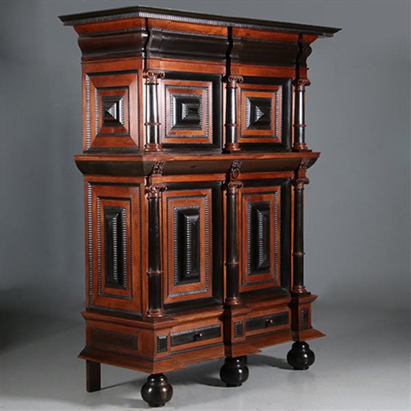 Grote foto zeer monumentale 4 deurskast ca 1680 in palissander en ebbenhout de zijpanelen met volle kussens n antiek en kunst stoelen en banken