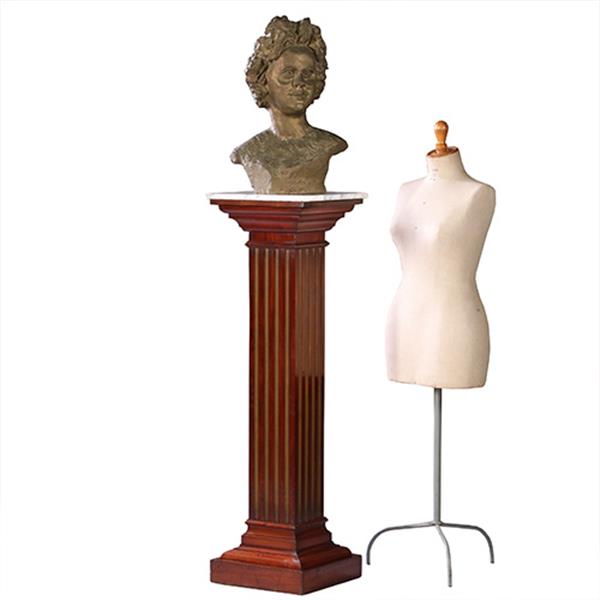 Grote foto zeer hoge pedestal of zuil in mahonie met wit warmer goudkleurige cannelures no.922865 antiek en kunst stoelen en banken