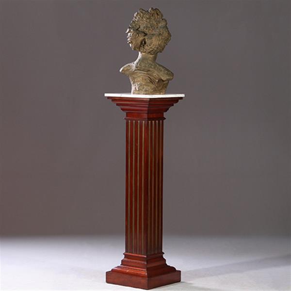 Grote foto zeer hoge pedestal of zuil in mahonie met wit warmer goudkleurige cannelures no.922865 antiek en kunst stoelen en banken