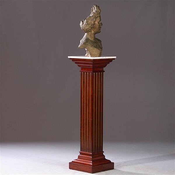 Grote foto zeer hoge pedestal of zuil in mahonie met wit warmer goudkleurige cannelures no.922865 antiek en kunst stoelen en banken