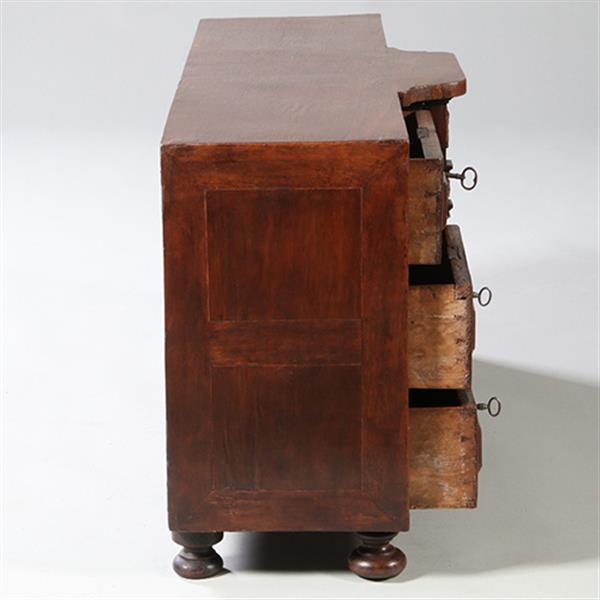 Grote foto spaans kunstkabinetje varge o tafelkast rariteitenkabinet ca 1700 en later no.913125 antiek en kunst stoelen en banken