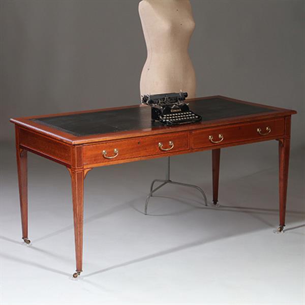 Grote foto engelse strakke schrijftafel maple co ca 1910 met groen leer ingelegd no960435 antiek en kunst stoelen en banken