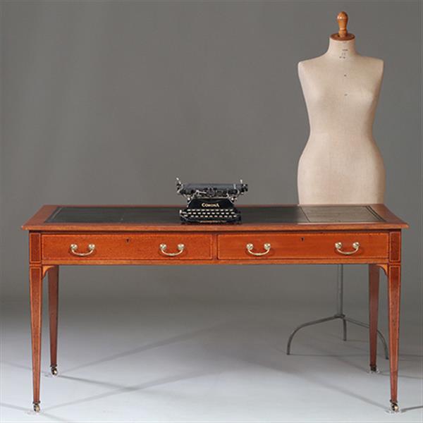 Grote foto engelse strakke schrijftafel maple co ca 1910 met groen leer ingelegd no960435 antiek en kunst stoelen en banken