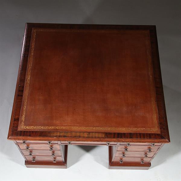 Grote foto zeer klein semipartner desk bibliotheektafel of centertable ca 1870 mahonie no.960425 antiek en kunst stoelen en banken