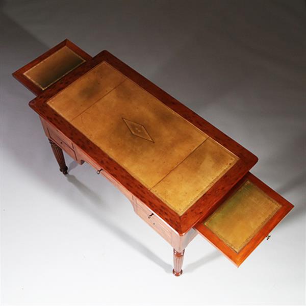 Grote foto franse schrijftafel in acajou mouchet of plum pudding mahonie ca 1830 met groen leer no.960450 antiek en kunst stoelen en banken