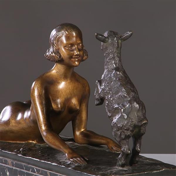 Grote foto art deco beeld joseph d aste 1881 1945 jonge vrouw met een bokje brons gepatineerd en verguld no antiek en kunst overige in antiek gebruiksvoorwerpen