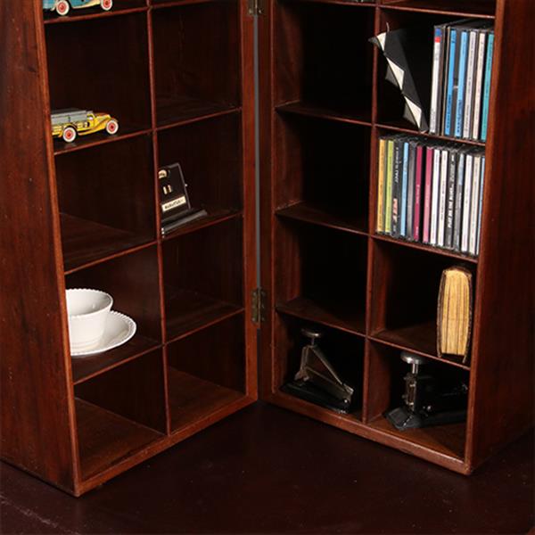 Grote foto uitzonderlijke vakjeskast als desk top organiser of hotel sleutelkast no.952215 antiek en kunst stoelen en banken