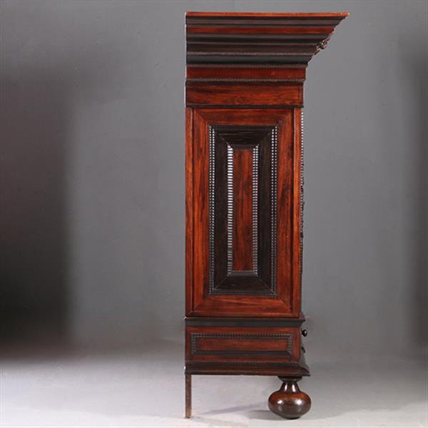Grote foto palissander tweedeurs pilasterkast ca 1700 met veel ebben inleg no.962630 antiek en kunst stoelen en banken