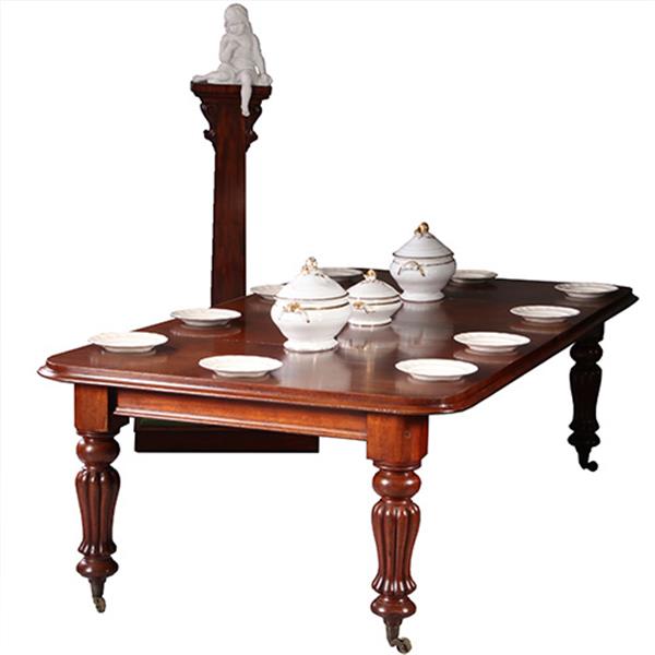Grote foto doorleefde victoriaanse pull out table met bijbehorende piedestal vormige tafelbladenhouder no.9731 antiek en kunst stoelen en banken