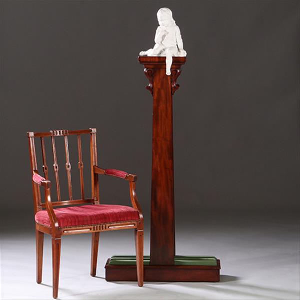 Grote foto doorleefde victoriaanse pull out table met bijbehorende piedestal vormige tafelbladenhouder no.9731 antiek en kunst stoelen en banken