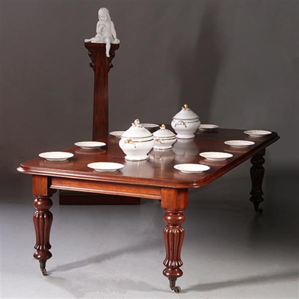 Grote foto doorleefde victoriaanse pull out table met bijbehorende piedestal vormige tafelbladenhouder no.9731 antiek en kunst stoelen en banken