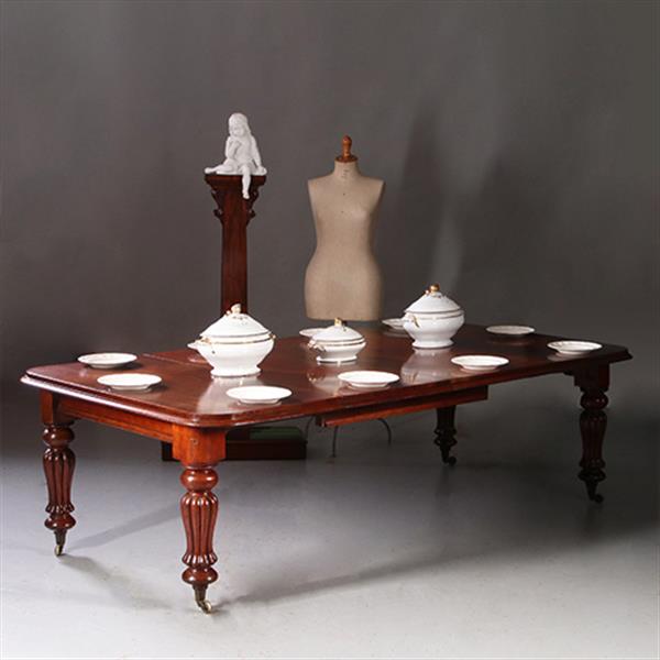 Grote foto doorleefde victoriaanse pull out table met bijbehorende piedestal vormige tafelbladenhouder no.9731 antiek en kunst stoelen en banken