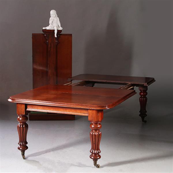 Grote foto doorleefde victoriaanse pull out table met bijbehorende piedestal vormige tafelbladenhouder no.9731 antiek en kunst stoelen en banken