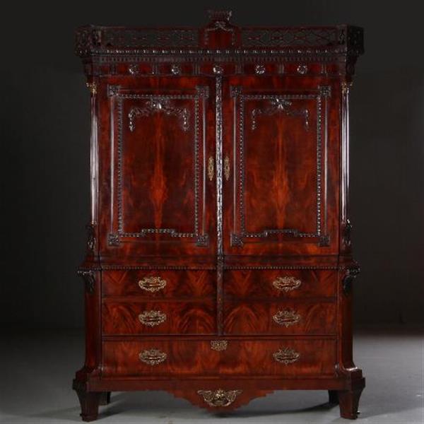 Grote foto imposante garderobe kast met lange deuren waarachter roede en haken hollands mahonie ca. 1790 no.68 antiek en kunst stoelen en banken