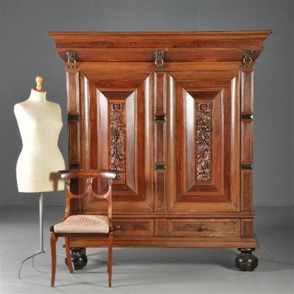Grote foto antieke kast kleine hollandse 17e eeuwse kussenkast eiken palissander en ebben ca. 1690 no.2811 antiek en kunst stoelen en banken