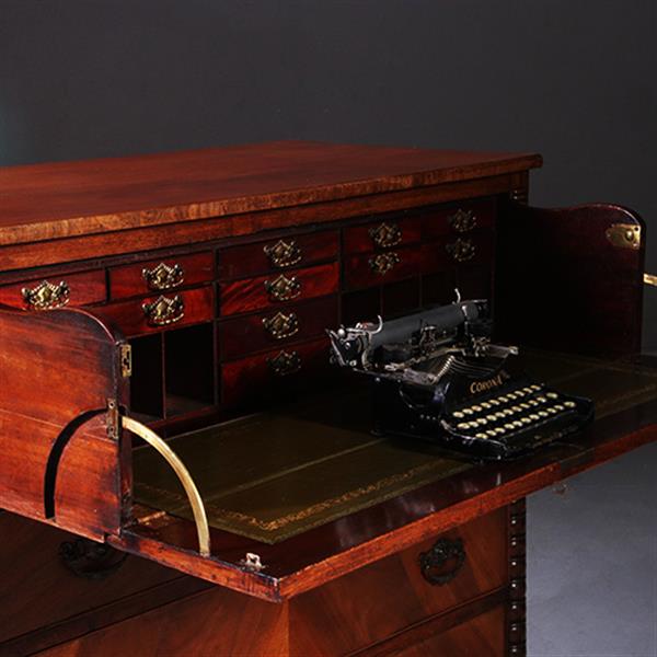 Grote foto commode laat victoriaans met bureau en groen ingelegd leder schrijfblad ca 1890 no.211110 antiek en kunst overige in antiek gebruiksvoorwerpen