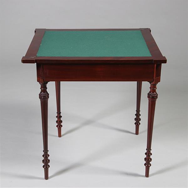 Grote foto driehoekige speeltafel voor in een hoek of langs een wand ca 1860 mahonie no.211740 antiek en kunst stoelen en banken