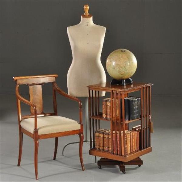 Grote foto antieke bijzettafels mahonie boekenmolen ca. 1900 twee verdiepingen draaibaar en op wieltjes no.3 antiek en kunst stoelen en banken