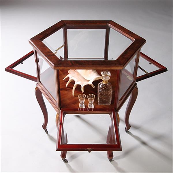 Grote foto hexagonaal vitrinetafeltje in notenhout met drie klepjes ca 1900 no.211705 antiek en kunst stoelen en banken