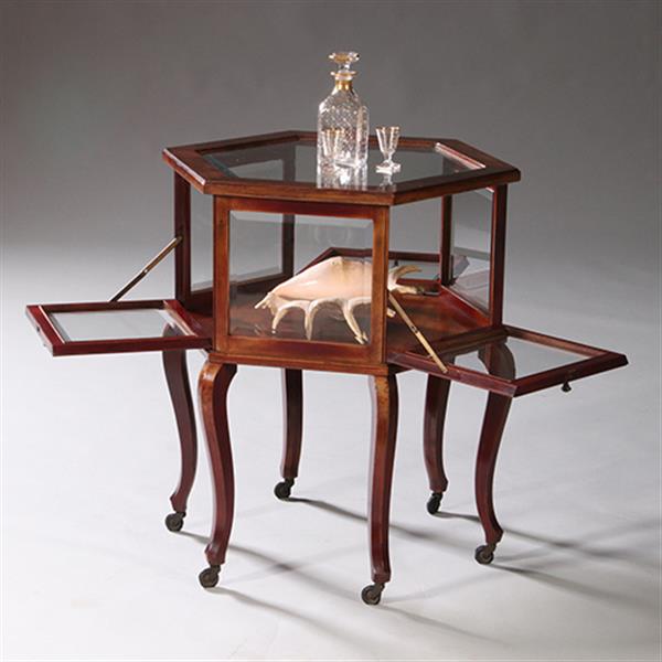 Grote foto hexagonaal vitrinetafeltje in notenhout met drie klepjes ca 1900 no.211705 antiek en kunst stoelen en banken