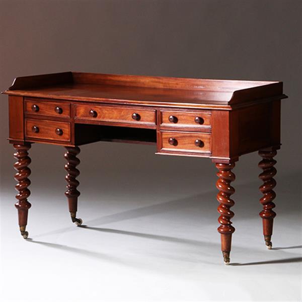 Grote foto victoriaanse mahoniehouten schrijftafel ca 1870 met gedraaide poten en kleine opstaande rand no.211 antiek en kunst stoelen en banken