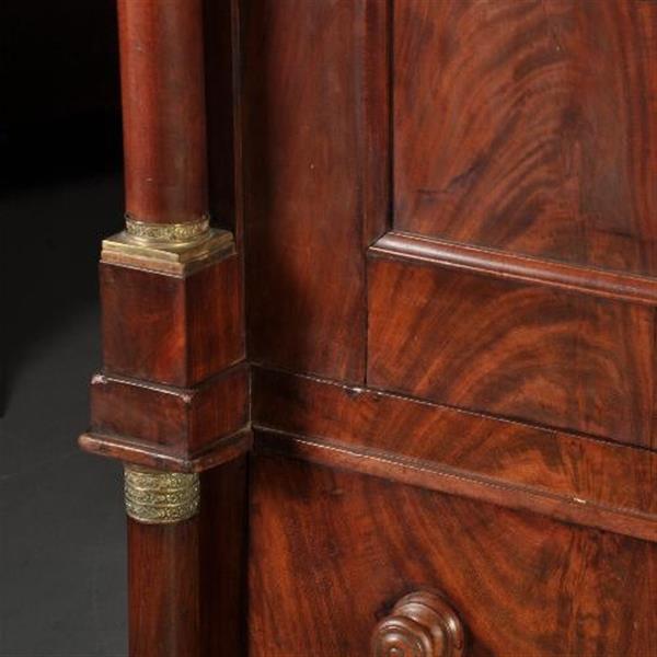Grote foto antieke kast empire kabinet ca. 1810 met vrijstaande kolommen mahonie no.211001 antiek en kunst stoelen en banken