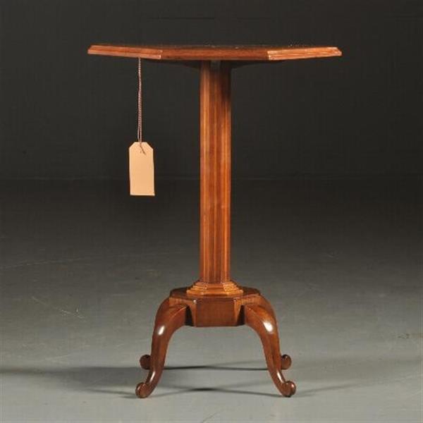 Grote foto antieke bijzettafels wijntafeltje 8 kantig ingelegd notenhouten tafeltje op strakke poot ca. 1920 antiek en kunst stoelen en banken