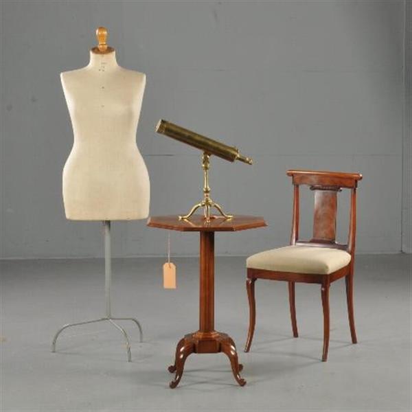 Grote foto antieke bijzettafels wijntafeltje 8 kantig ingelegd notenhouten tafeltje op strakke poot ca. 1920 antiek en kunst stoelen en banken