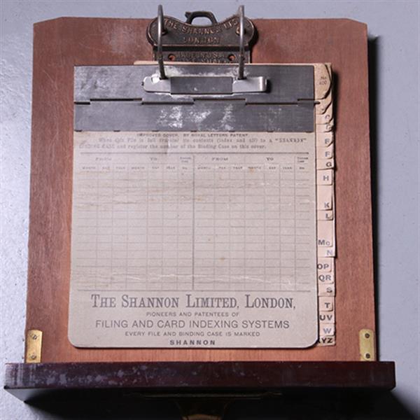 Grote foto een bijna 3 m. lange lage boekenkast met secretaire 1910 maple co no.222140 antiek en kunst overige in antiek gebruiksvoorwerpen