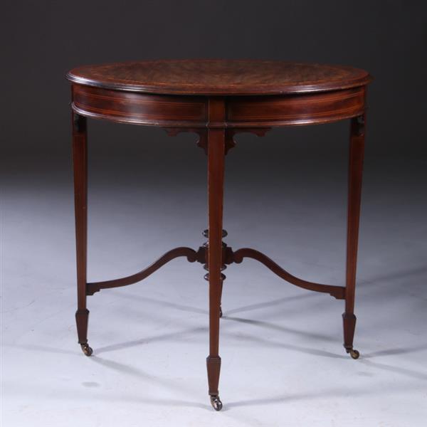 Grote foto salontafel in de hoge 19e eeuwse traditie fraai ingelegd door p e gane artistic furniture ca 1 antiek en kunst stoelen en banken