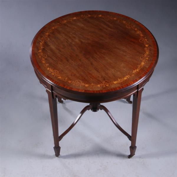 Grote foto salontafel in de hoge 19e eeuwse traditie fraai ingelegd door p e gane artistic furniture ca 1 antiek en kunst stoelen en banken