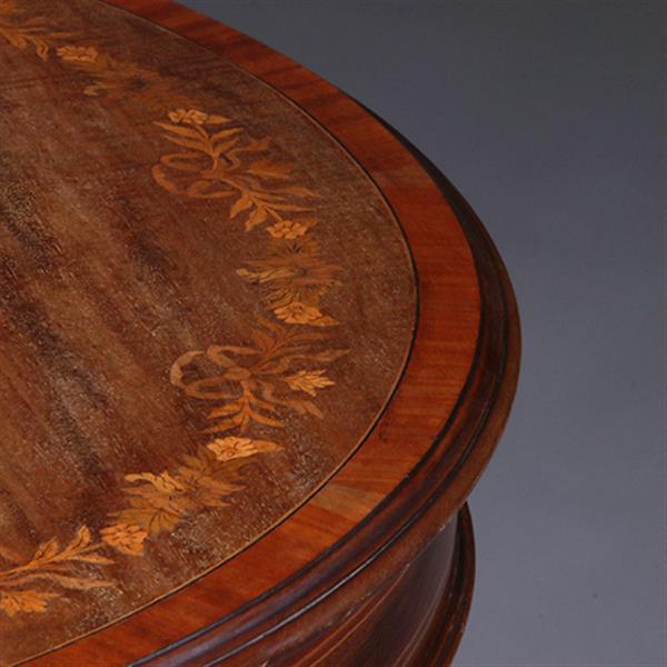 Grote foto salontafel in de hoge 19e eeuwse traditie fraai ingelegd door p e gane artistic furniture ca 1 antiek en kunst stoelen en banken