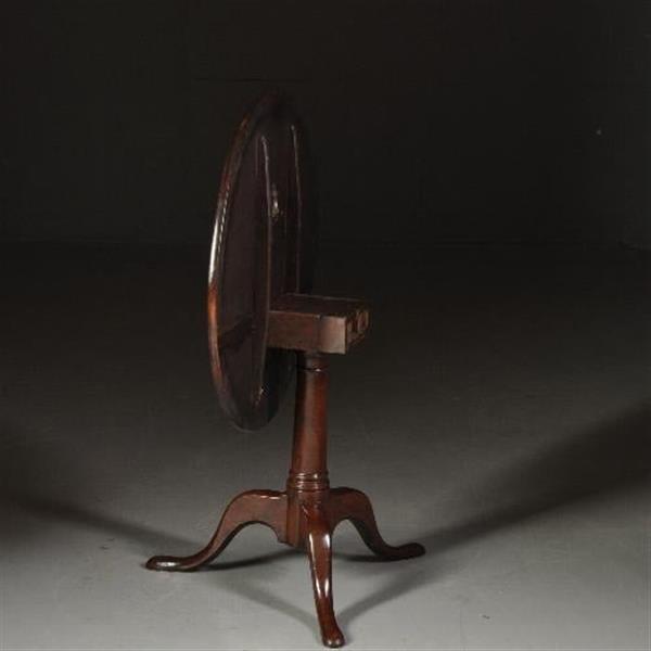 Grote foto antieke bijzettafels wijntafels georgian tilttoptable ca. 1800 in mahonie doorleefde kleur no. antiek en kunst stoelen en banken