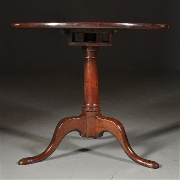 Grote foto antieke bijzettafels wijntafels georgian tilttoptable ca. 1800 in mahonie doorleefde kleur no. antiek en kunst stoelen en banken
