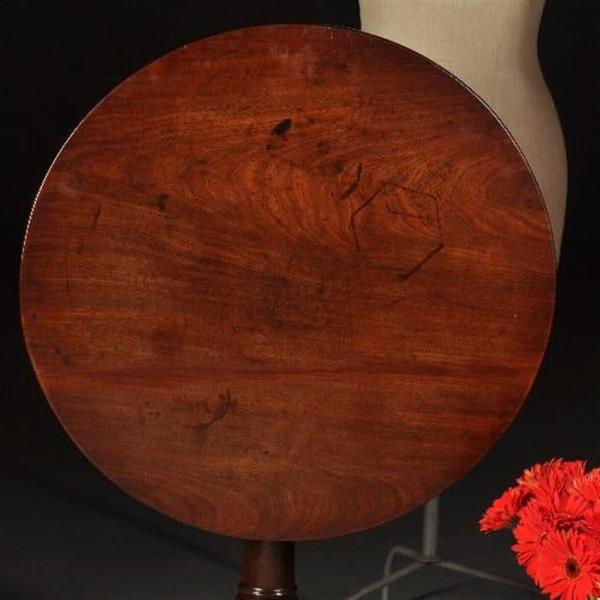 Grote foto antieke bijzettafels wijntafels georgian tilttoptable ca. 1800 in mahonie doorleefde kleur no. antiek en kunst stoelen en banken