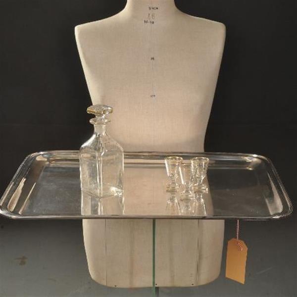 Grote foto antieke dienbladen groot strak en zwaar uitgevoerd silver plated dienblad ca. 1910 no.921732 antiek en kunst overige in antiek gebruiksvoorwerpen