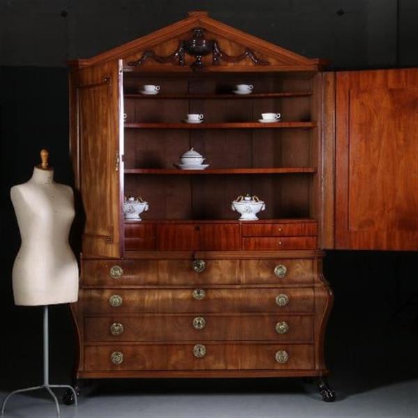 Grote foto antieke kast hollands louis seize kabinet ca. 1780 in blond mahonie met 13 laden no.570332 antiek en kunst stoelen en banken