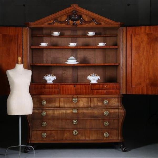 Grote foto antieke kast hollands louis seize kabinet ca. 1780 in blond mahonie met 13 laden no.570332 antiek en kunst stoelen en banken