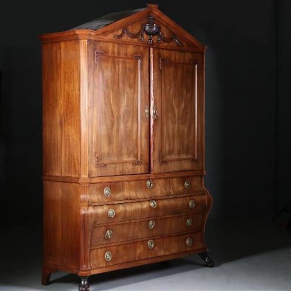Grote foto antieke kast hollands louis seize kabinet ca. 1780 in blond mahonie met 13 laden no.570332 antiek en kunst stoelen en banken