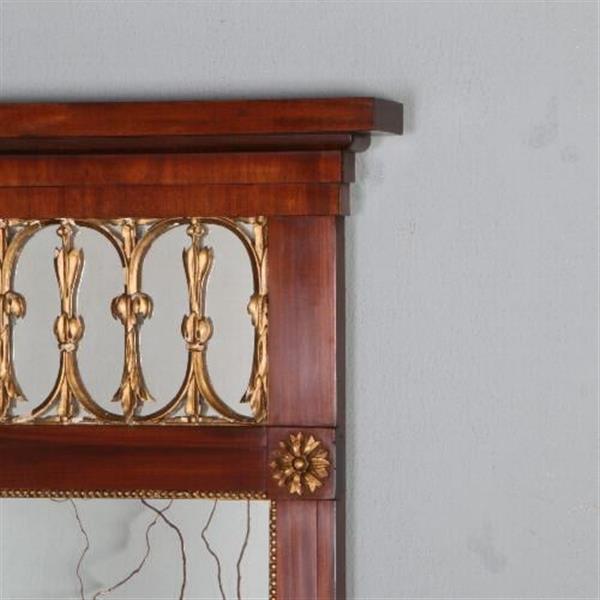 Grote foto antieke spiegels shouwspiegel in mahonie met goud maaswerk in de kroon 1830 no.571034 hoogte 1 antiek en kunst spiegels